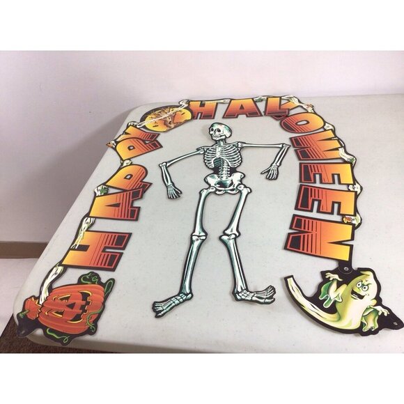 Vintage 1970  Beistle Jointed Skeleton & Halloween Banner - Picture 4 of 9